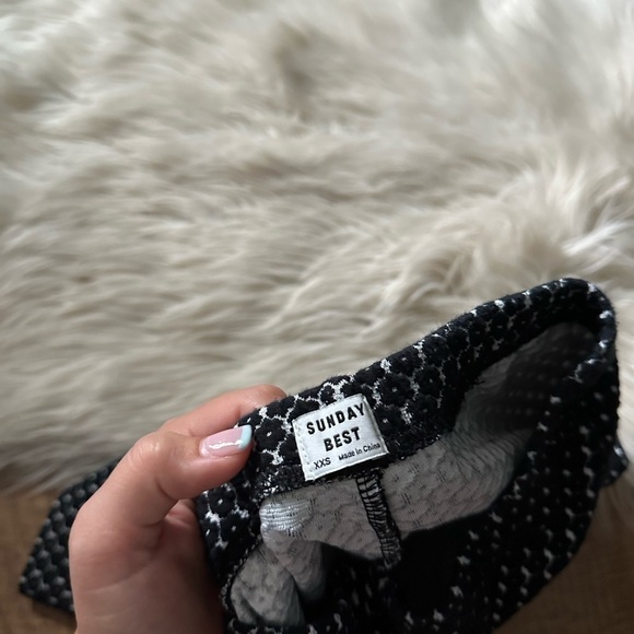 ARITZIA Sunday Best Kissy Shorts - Picture 5 of 5